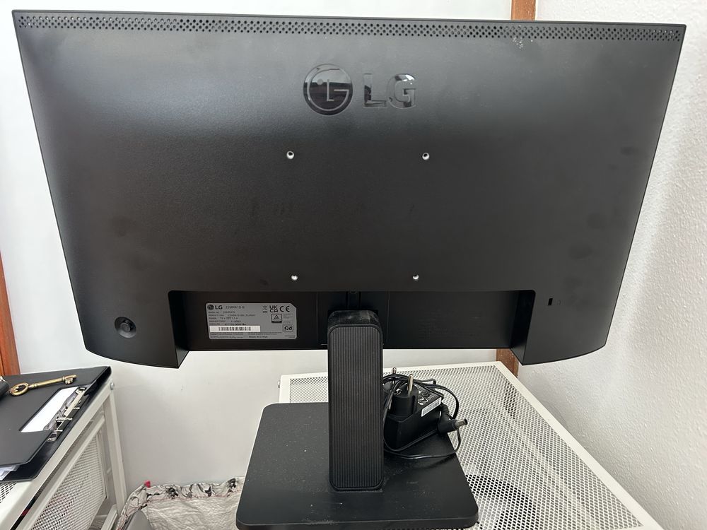 Monitor LG 22MR410-B 22″ Full HD / 100Hz – Bom estado