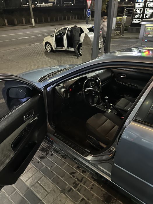 Продам машину Mazda 6 2002