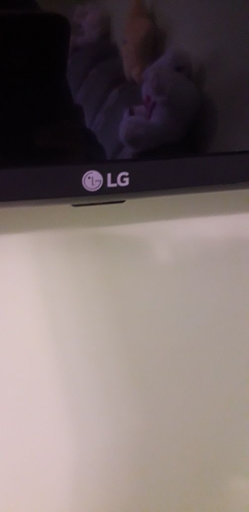 Продам телевізор LG 43 дюйми ,SMART,з WIFI,2021року випуску