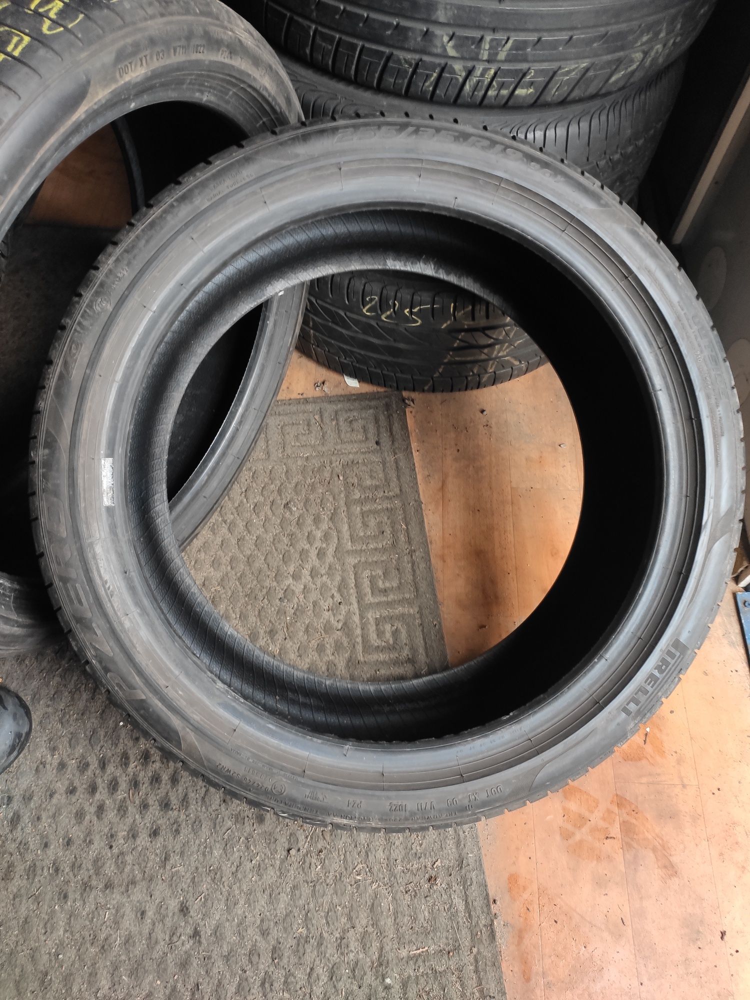 Летняя резина 255.35.19 Pirelli PZero.22р.6.2мм.