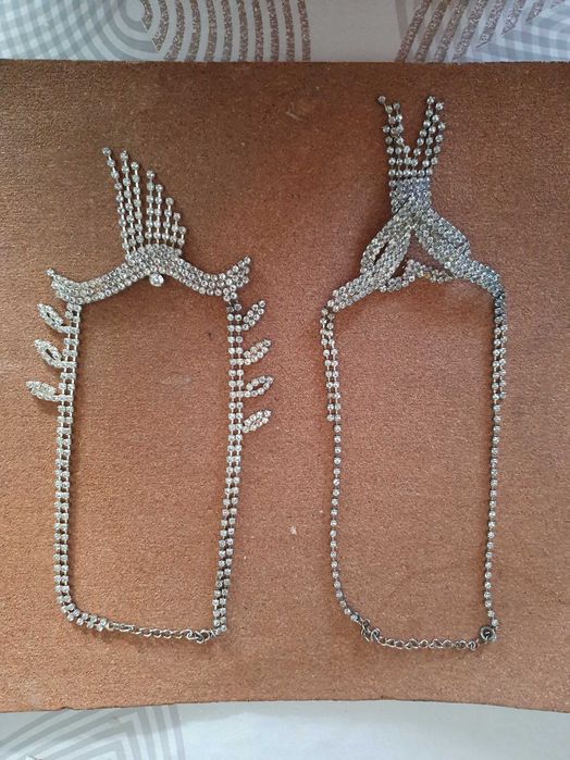 Adornos Egípcios e Saia Bordada