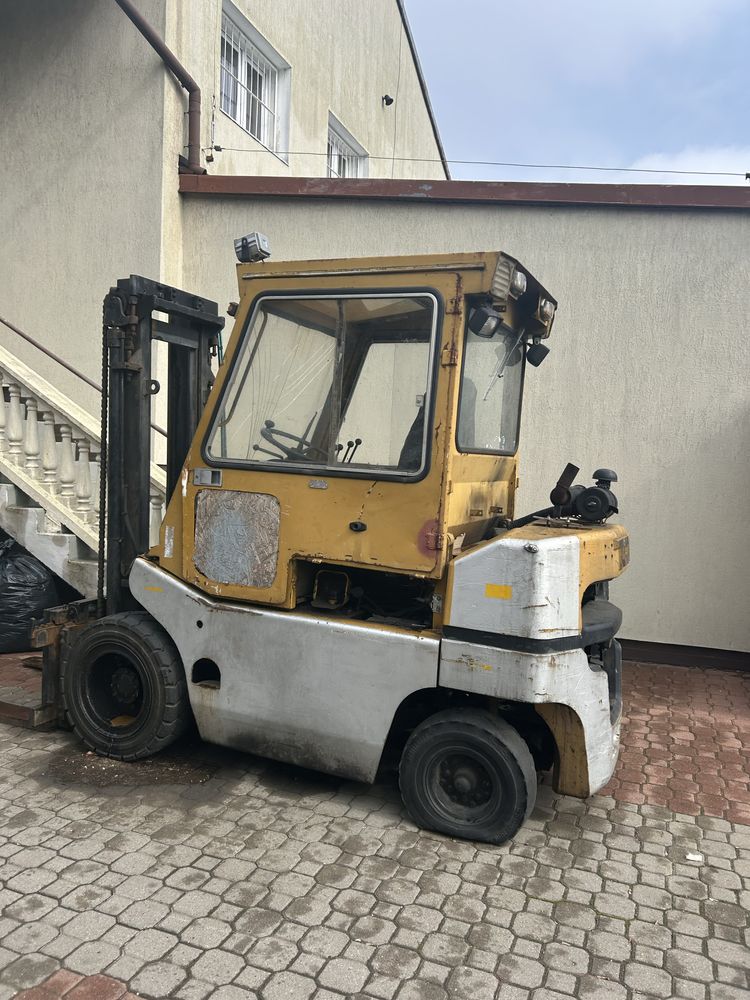 Wozek widlowy isuzu duzy idzwig