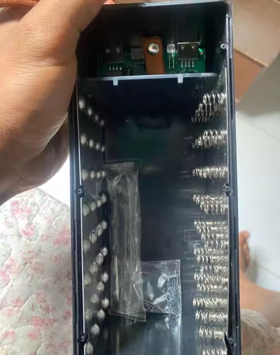 Корпус павербанка на 32 АКБ с быстро зарядкой +беспроводная. Новый