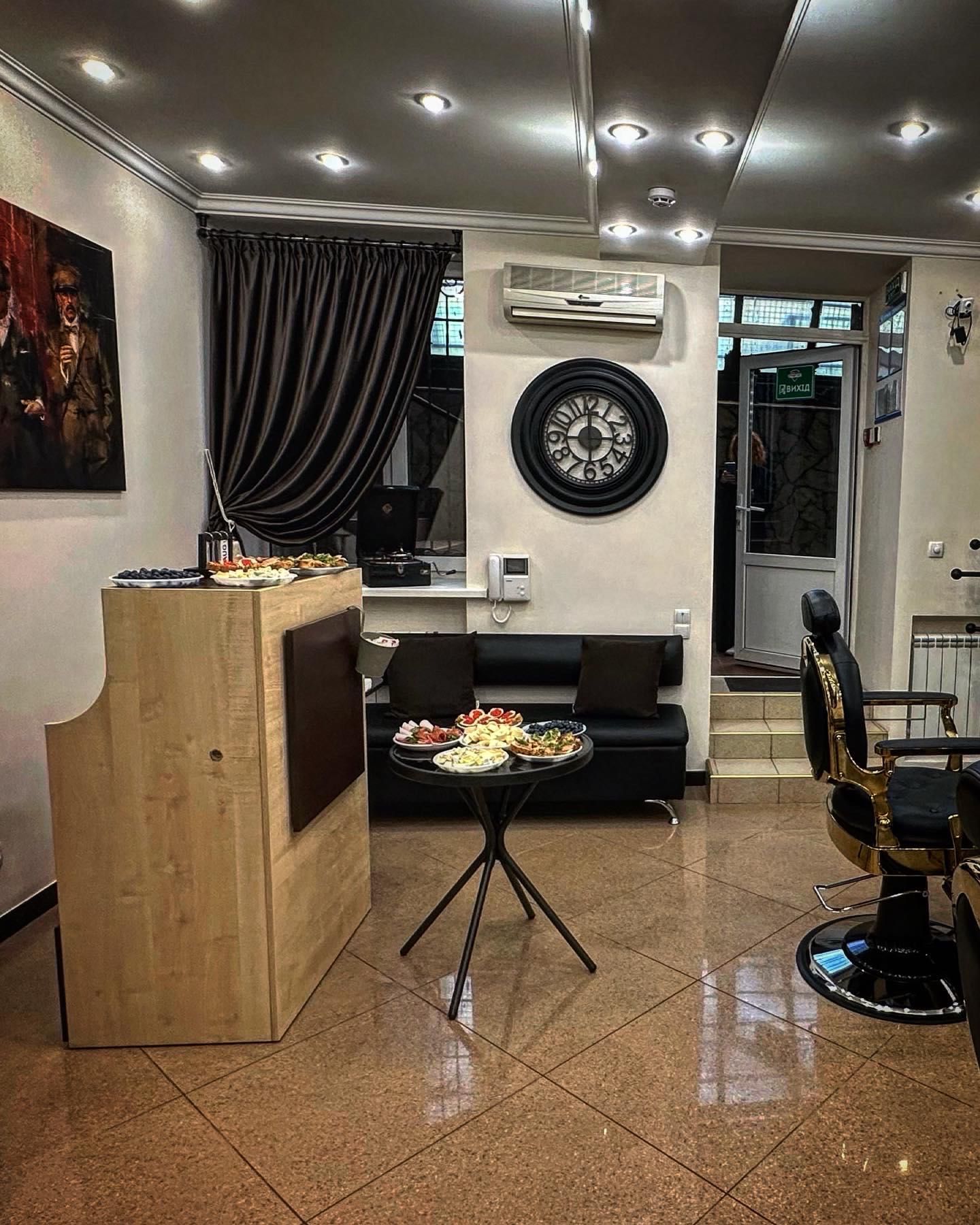 Барбершоп, Barbershop, чоловіча перукарня, салон, студія краси