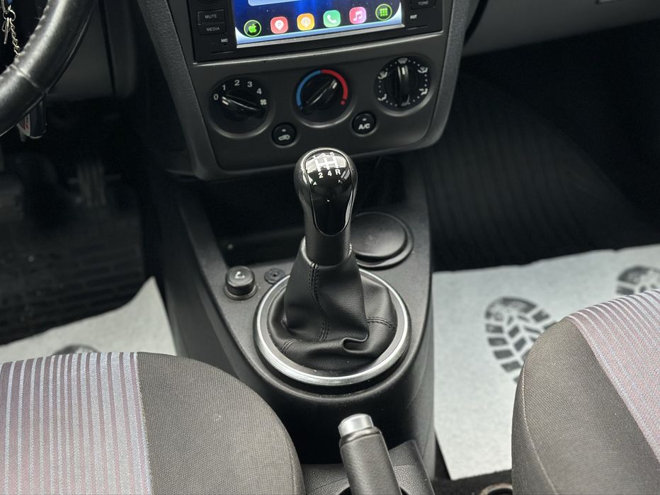 FORD FUSION 2010 року, 1.6 бензин, механіка, передній привід.