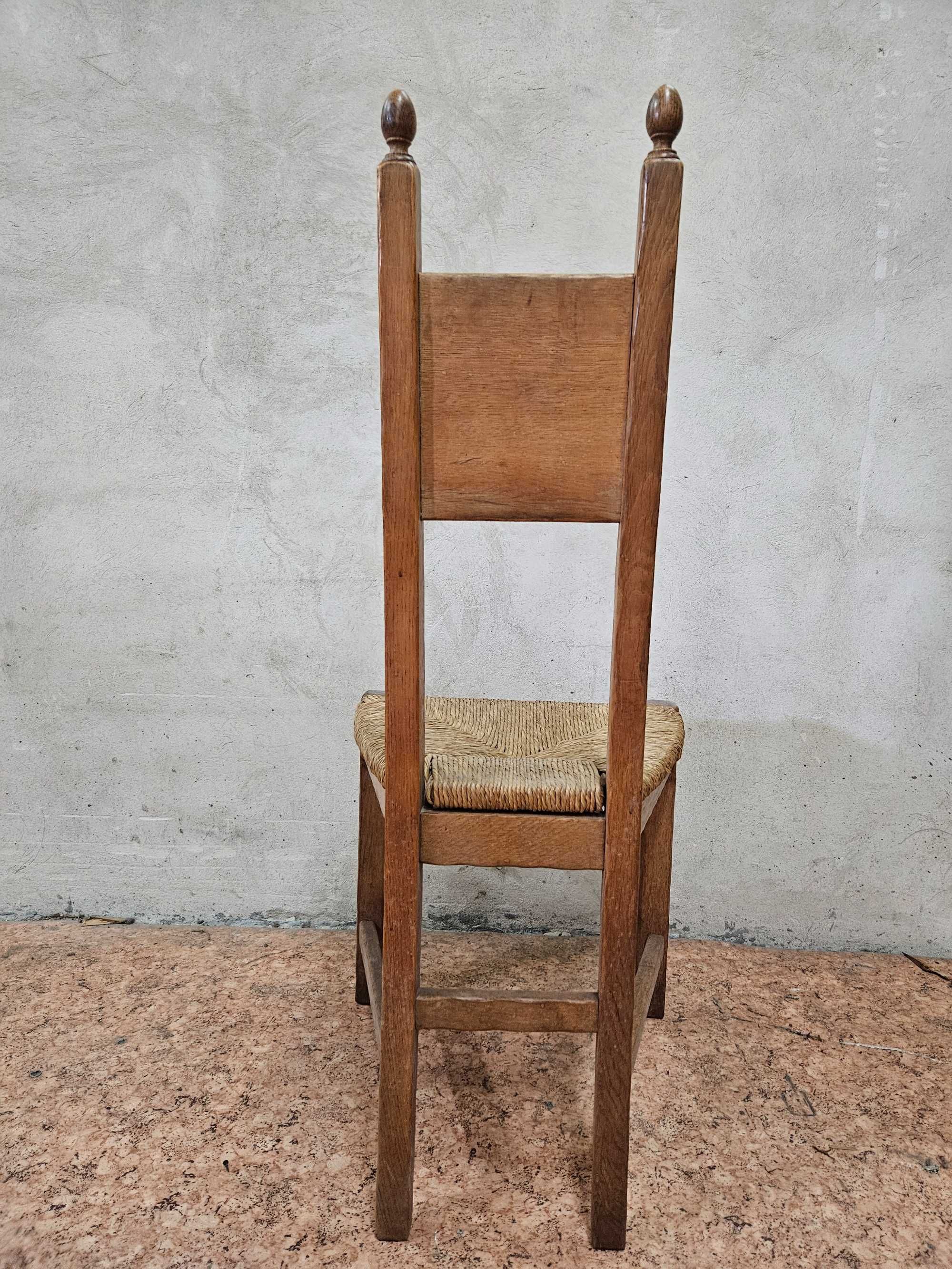 Stare stylowe krzesła drewniane //