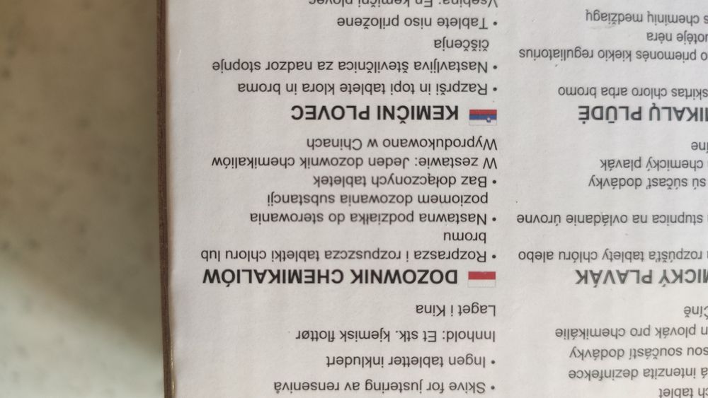 Dozownik chemikaliów do basenu