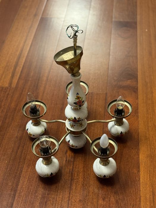 Żyrandol biały kolorowy piękne wzorki