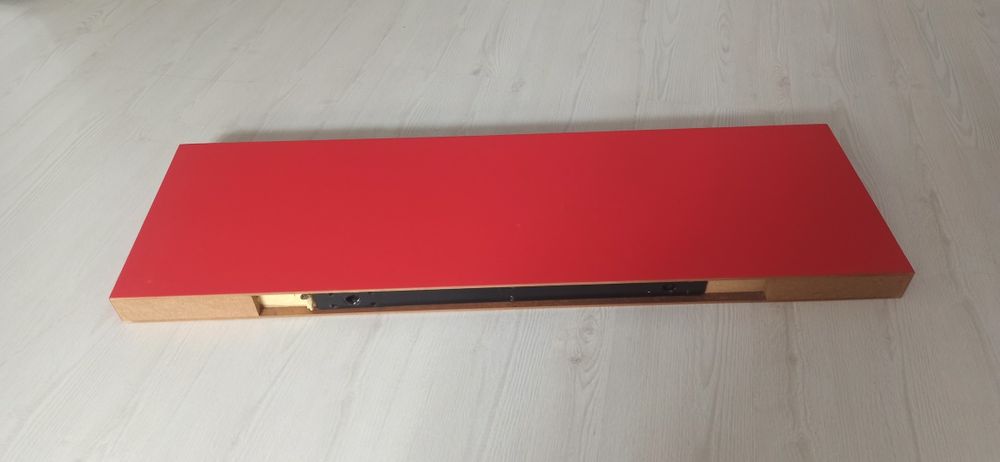 Prateleira cor vermelha