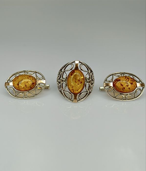 Серебряный комплект серьги и кольцо 925 прибы с янтарем