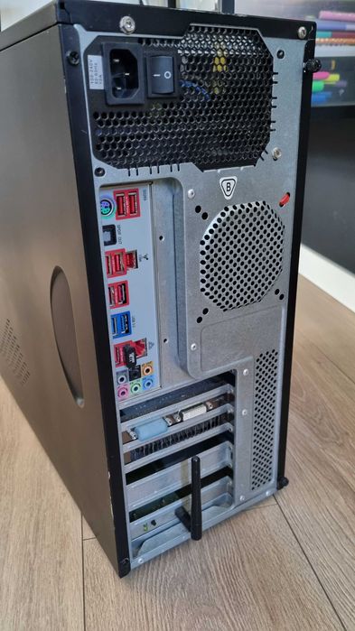 Komputer stacjonarny AMD Quad-Core 3.60 GHz RAM 8,00 GB GTX 560  Win10