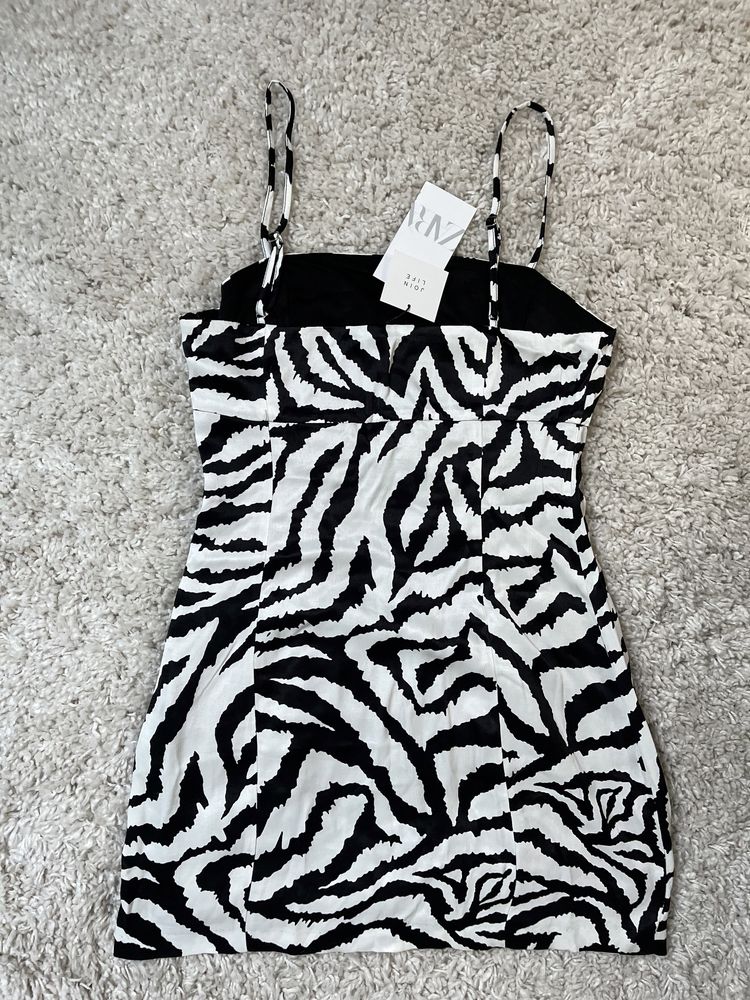 Nowa z metką Sukienka mini - zebra Zara M
