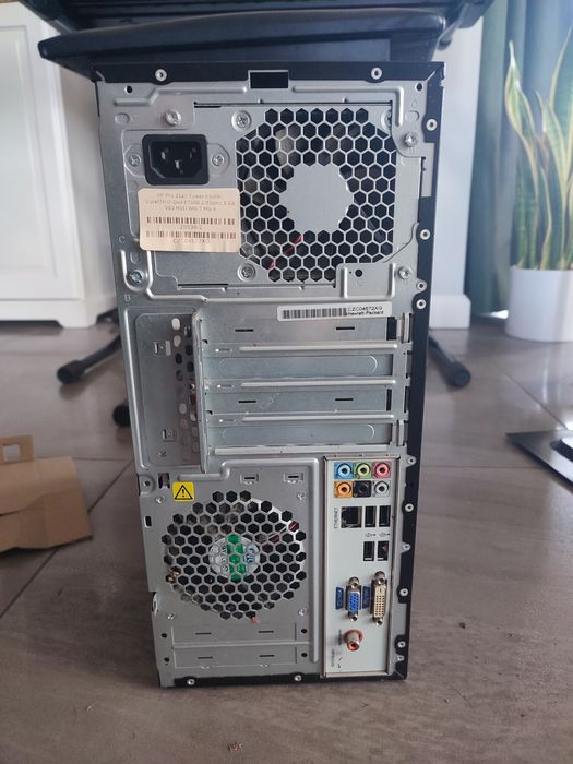 Komputer stacjonarny, brak dysku, 4 ram