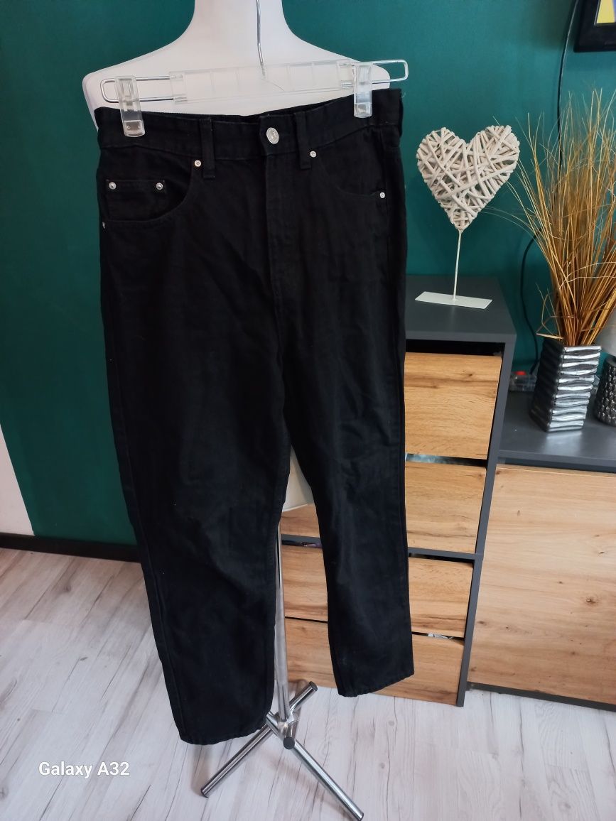 Spodnie jeansowe xs. Mom fit