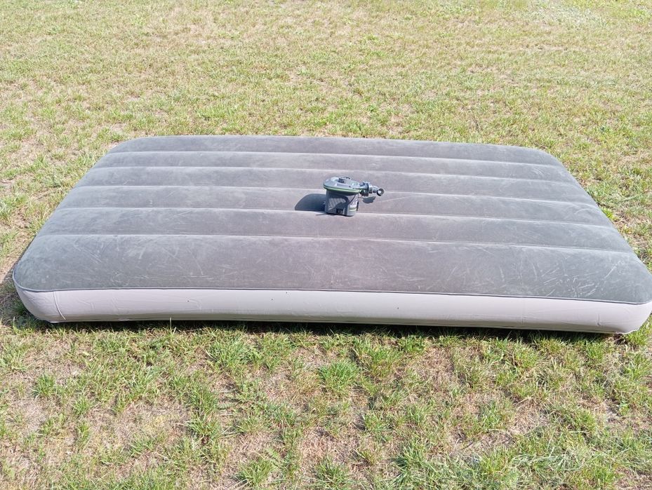 Materac dmuchany INTEX jednoosobowy + pompka