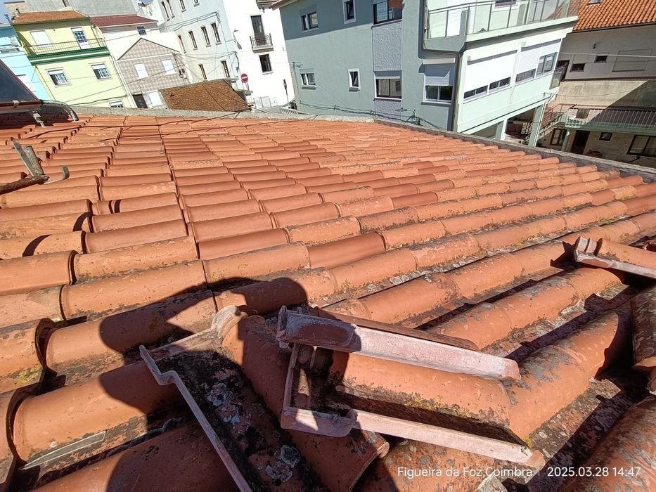 Telha vale da murta usada em buarcos