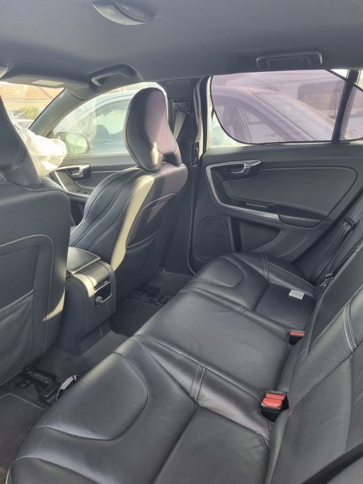 Volvo V60 D6 R Design (salvado)