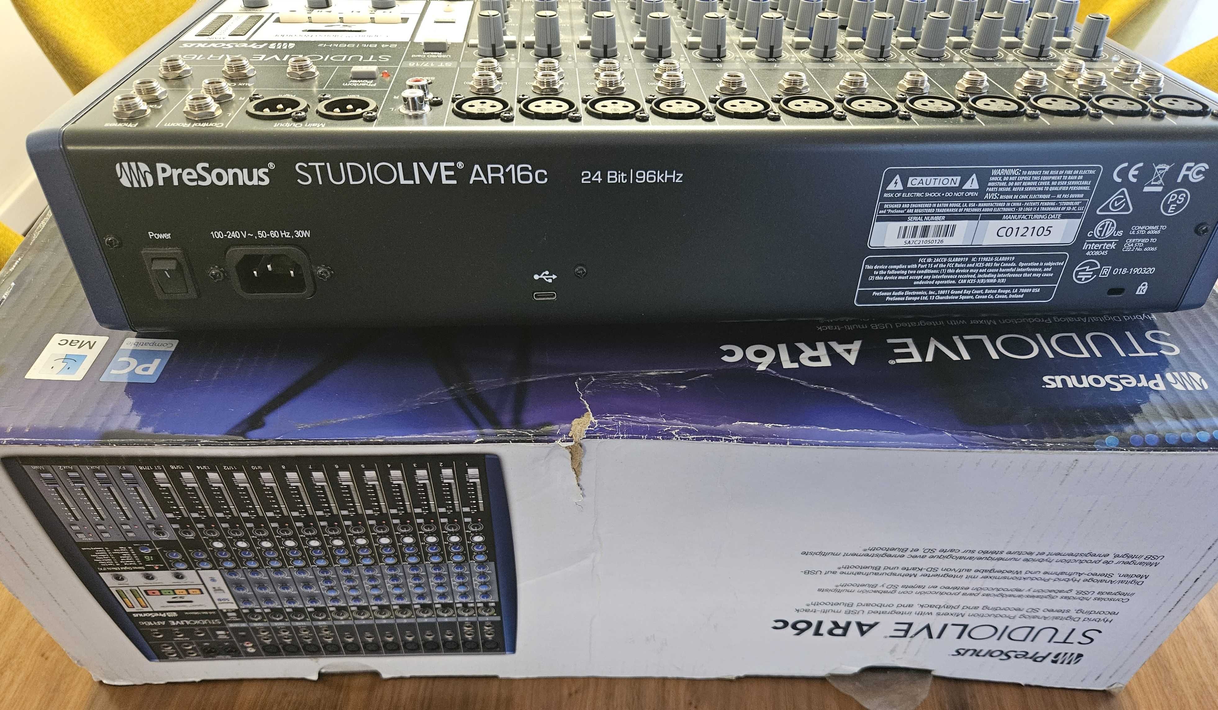 Presonus StudioLive AR16c Mixer 18 canais e interface áudio USB