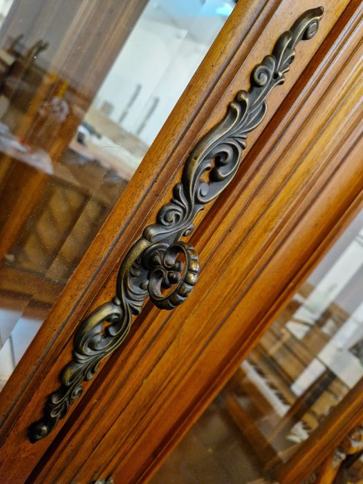 Piękna włoska witryna z drewna!