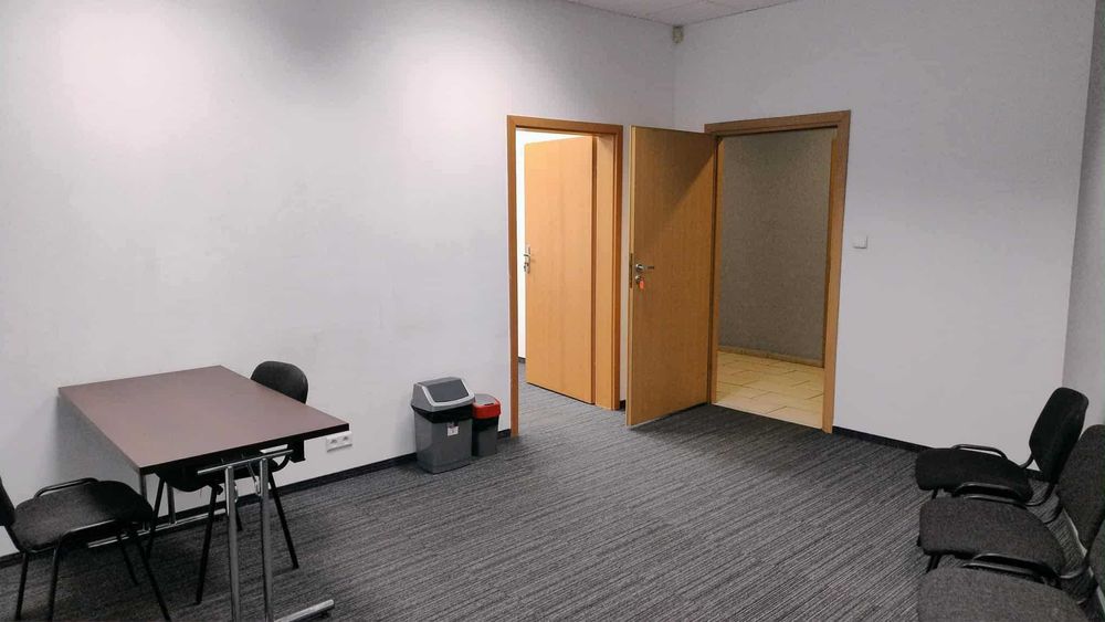 Lokal biurowy, moduł: recepcja plus 3 pokoje