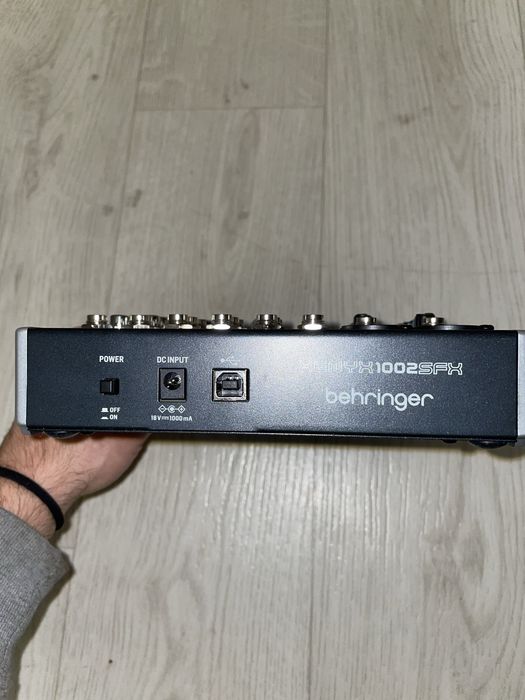 Мікшерний пульт behringer xenyx 1002sfx