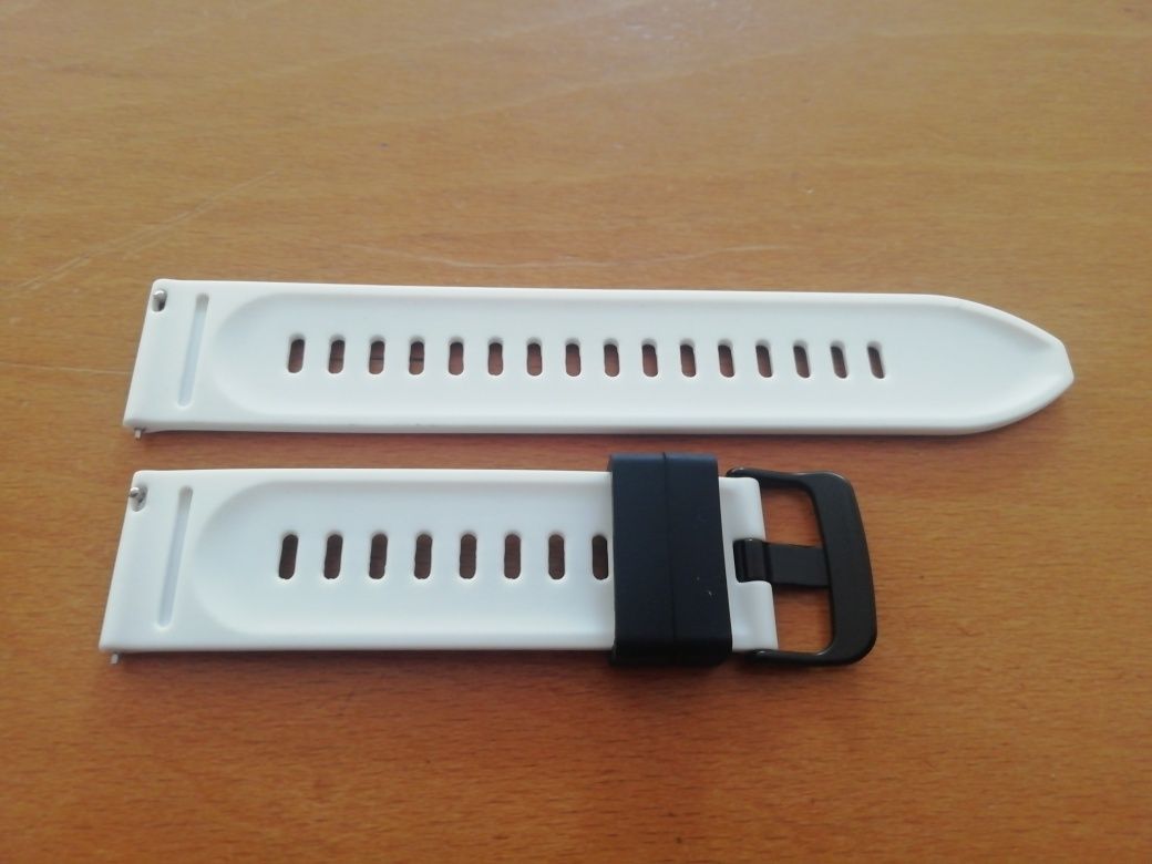 Bracelete 22mm em silicone (Nova) Preta e Branca