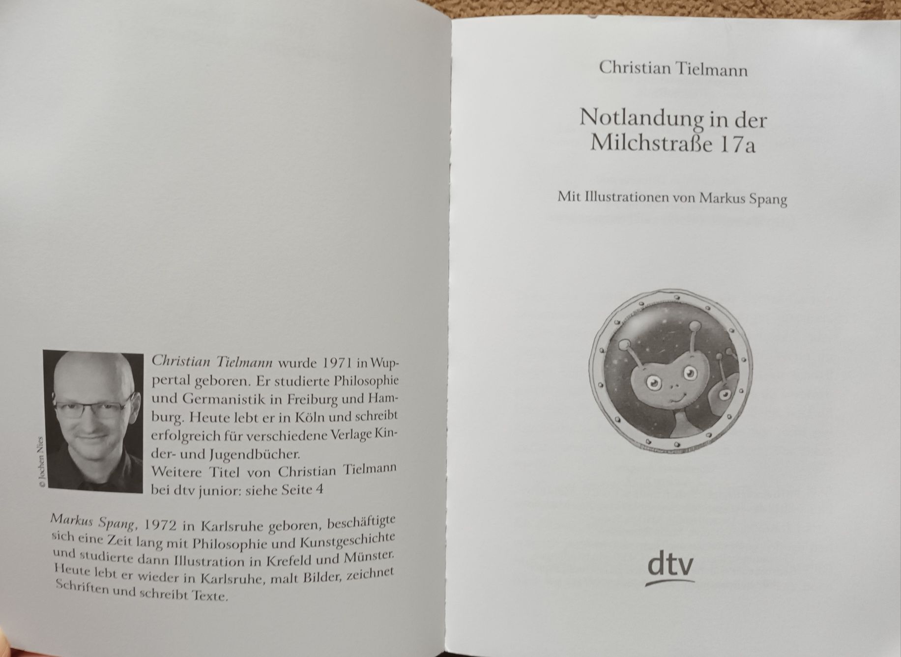 Notlandung in der Milchstra&e 17 a  książka w j.niemieckim