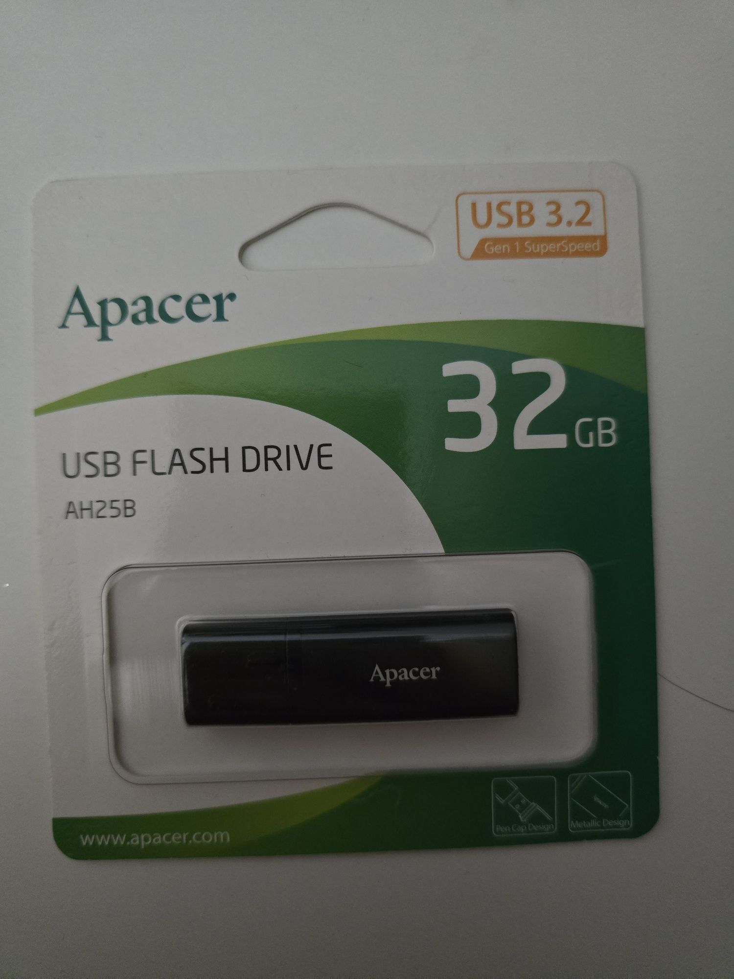 USB флешка на 32 гб