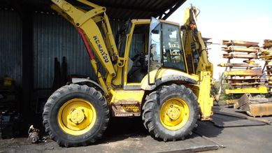 Komatsu wb97 2003rok siłownik,teleskop most