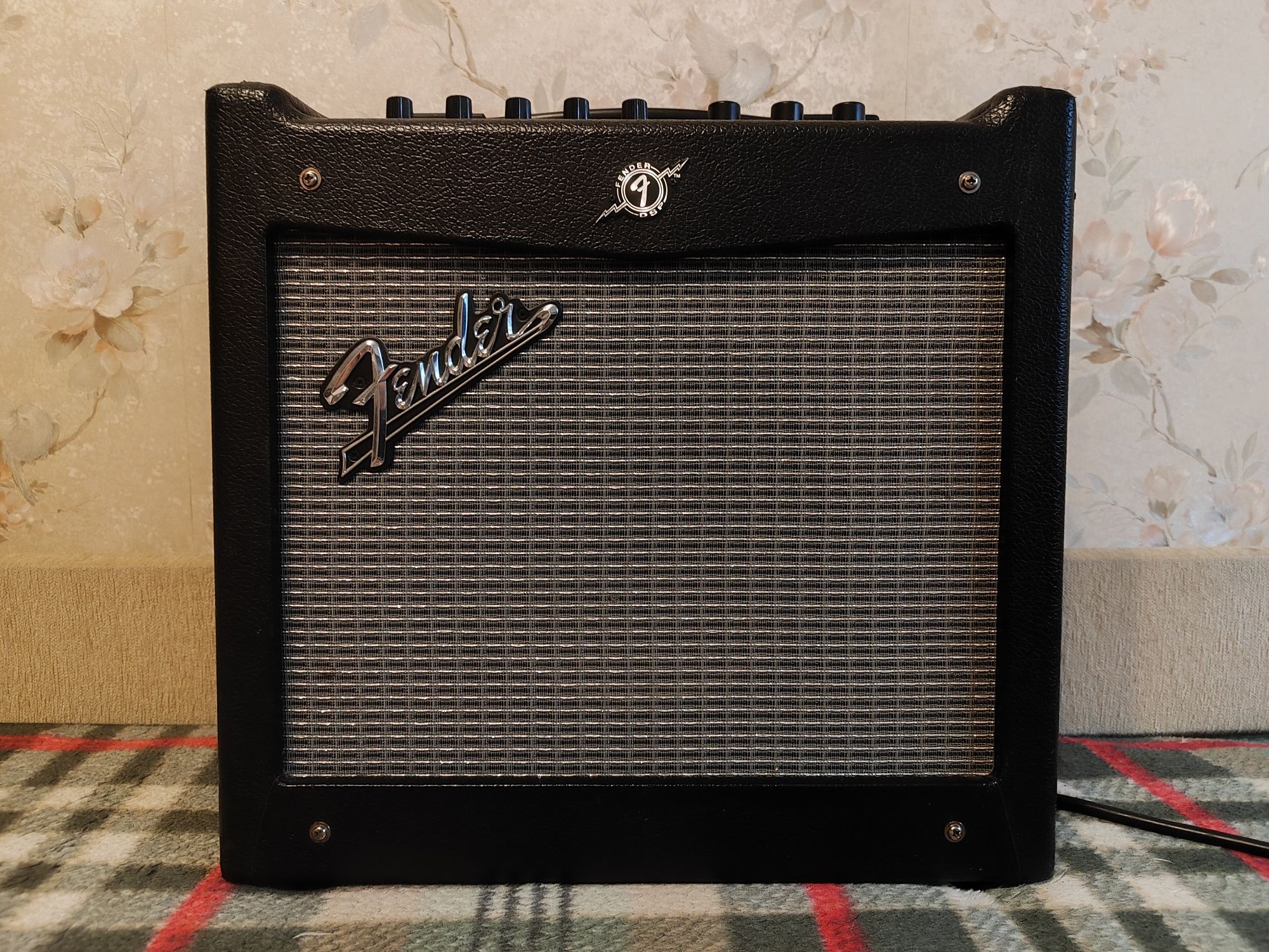 FENDER MUSTANG I V2 Гітарний комбопідсилювач 20 ватт