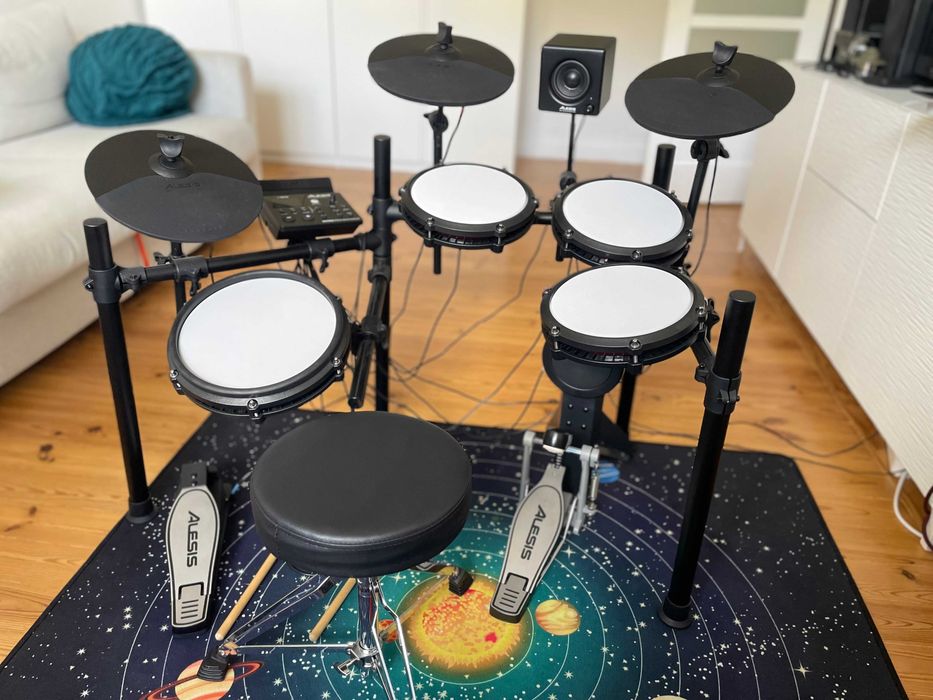 Bateria Eletrónica ALESIS NITRO MAX KIT + Coluna + Banco – COMO NOVA!