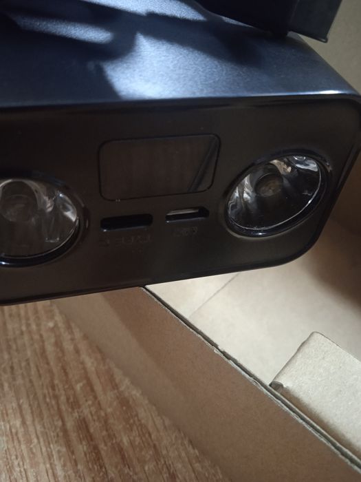 Повербанк, зарядка с фонариком,реальных 30000,