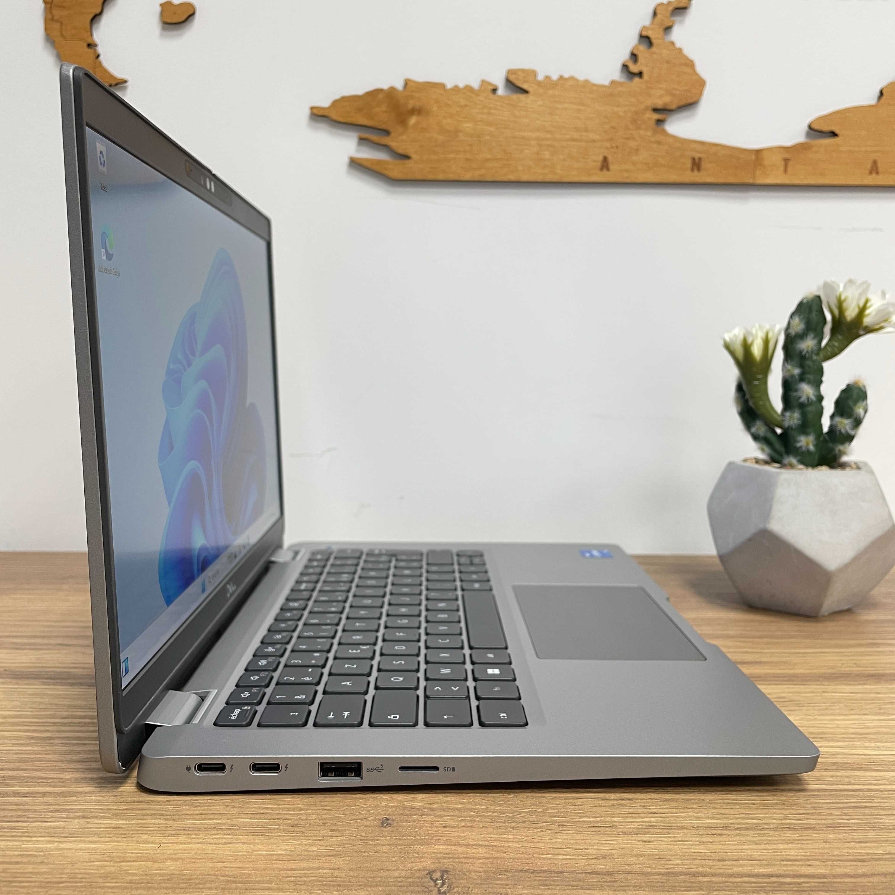 Dell Latitude 5330 i5-1245U 16 GB 256 GB SSD 13,3 " FHD Intel Iris XE