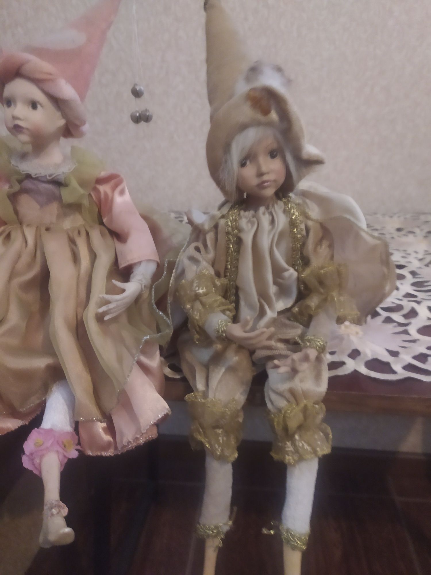 Продам гарні з мелодіями кукли