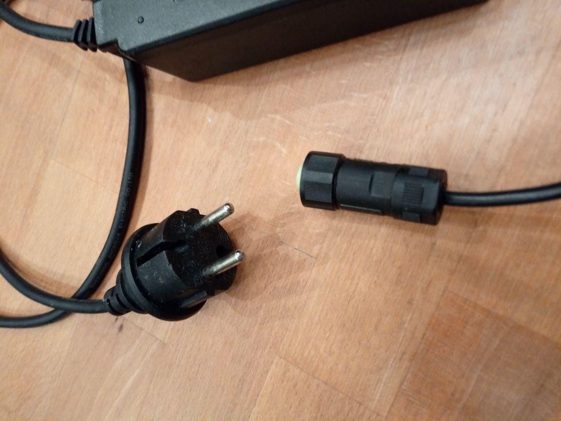 Ładowarka do robota koszącego WORX WA3744. 60W 1500mA zasilacz WORX