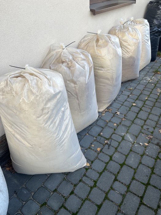 Trociny ze sklejki