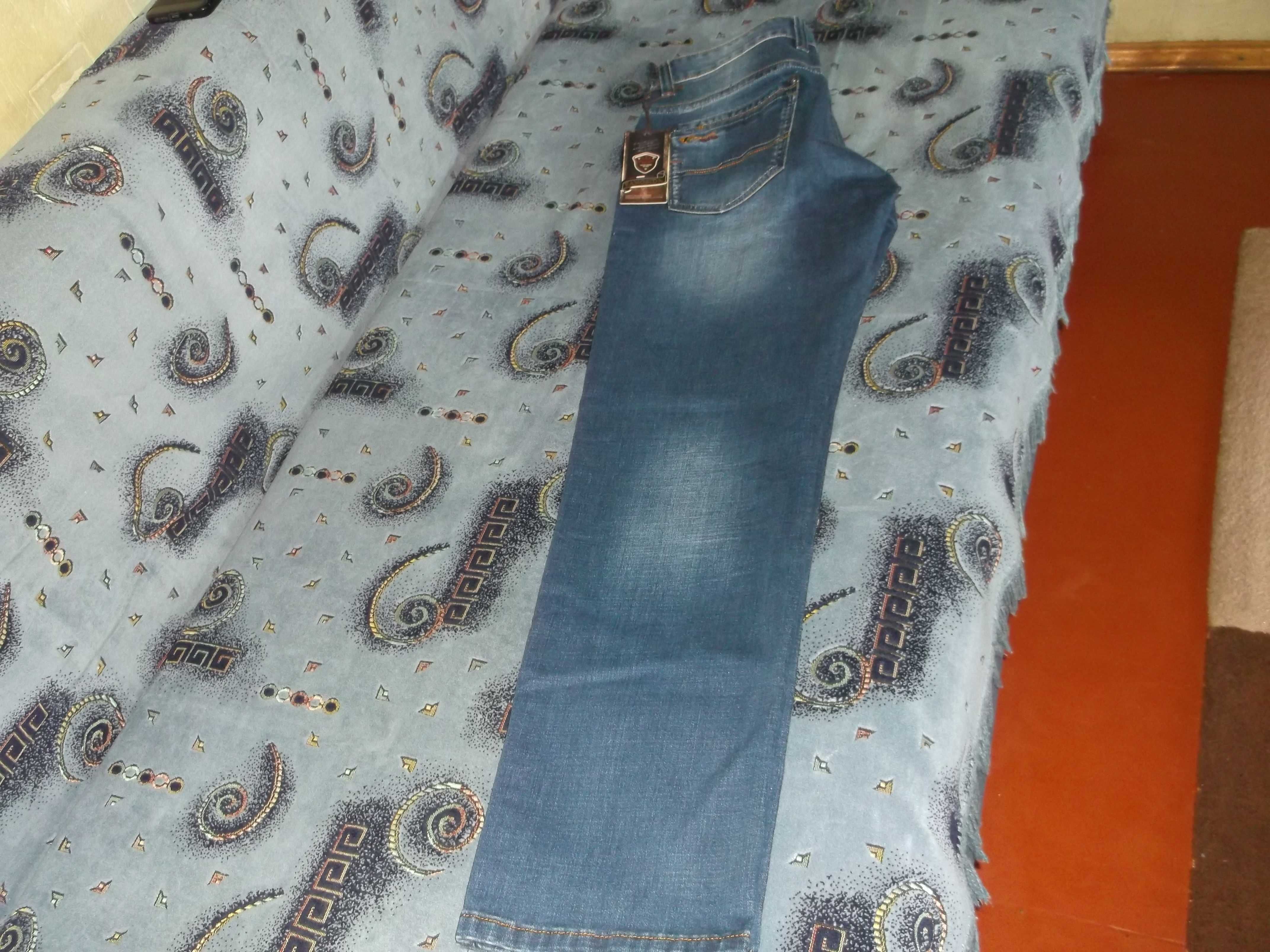 Продам новые мужские джинсы Fangsida