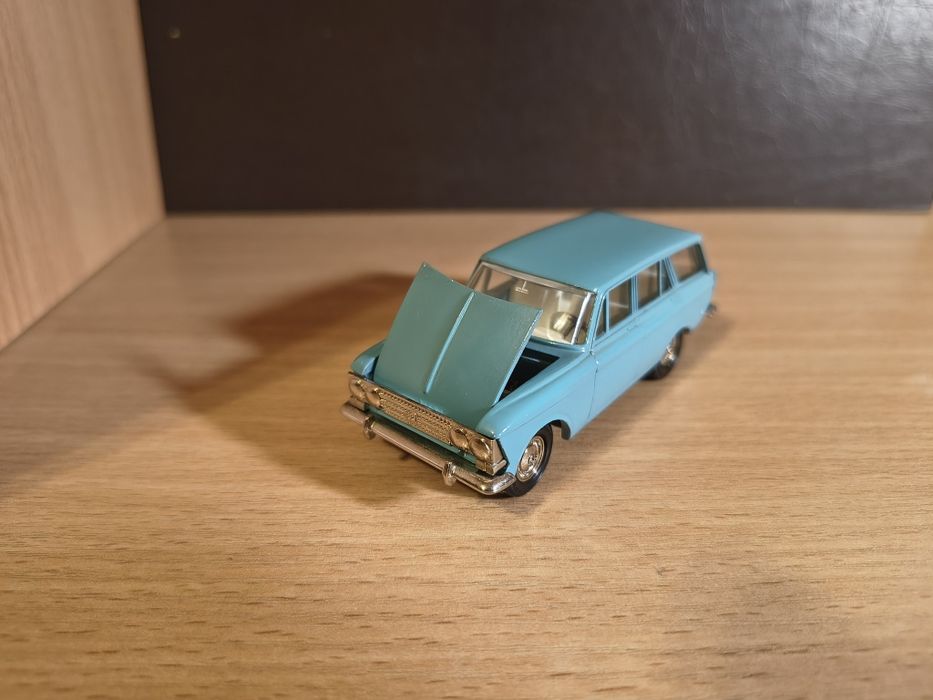Model Moskwicz 427, skala 1:43, ZSRR, CCCP, Saratow