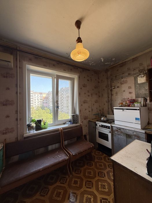 Продам 3 ком. 4 мкрн. Левый берег