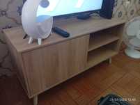 Mesinha de madeira para tv