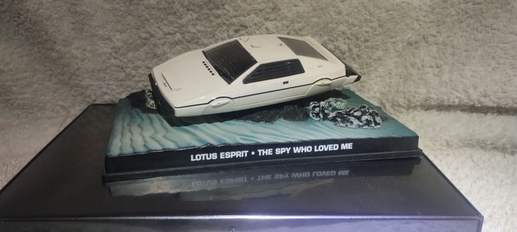 Lotus Esprit the spy WHO lowet me 1/43