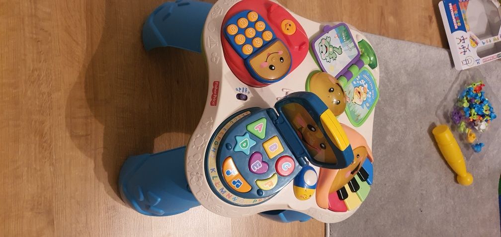 Stolik fisher price edukacyjny