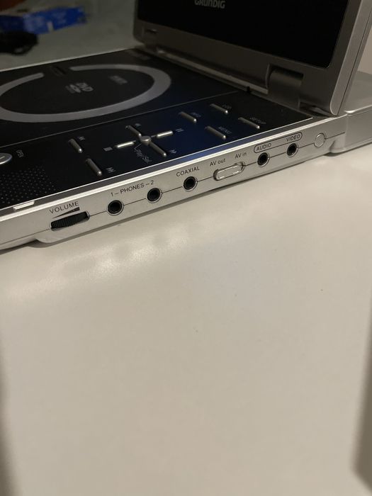 Leitor DVD/CD Portátil Grundig