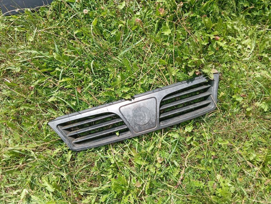 Grill atrapa chłodnicy Zderzaka przód Polonez Caro