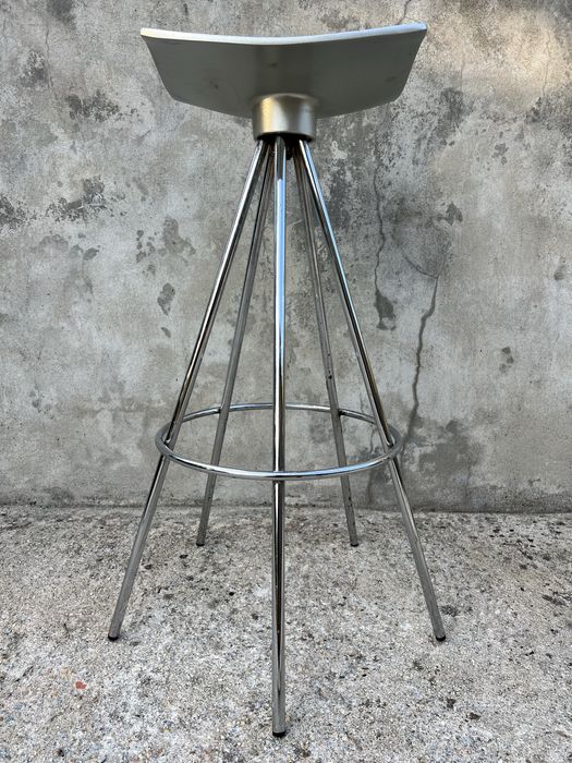 Banco cromado retro – inspirado no Jamaica Bar Stool de Pepe Cortés