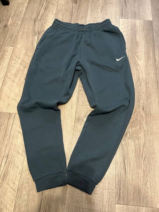 Чоловічі спортивні штани Nike розмір М в ідеальному стані
