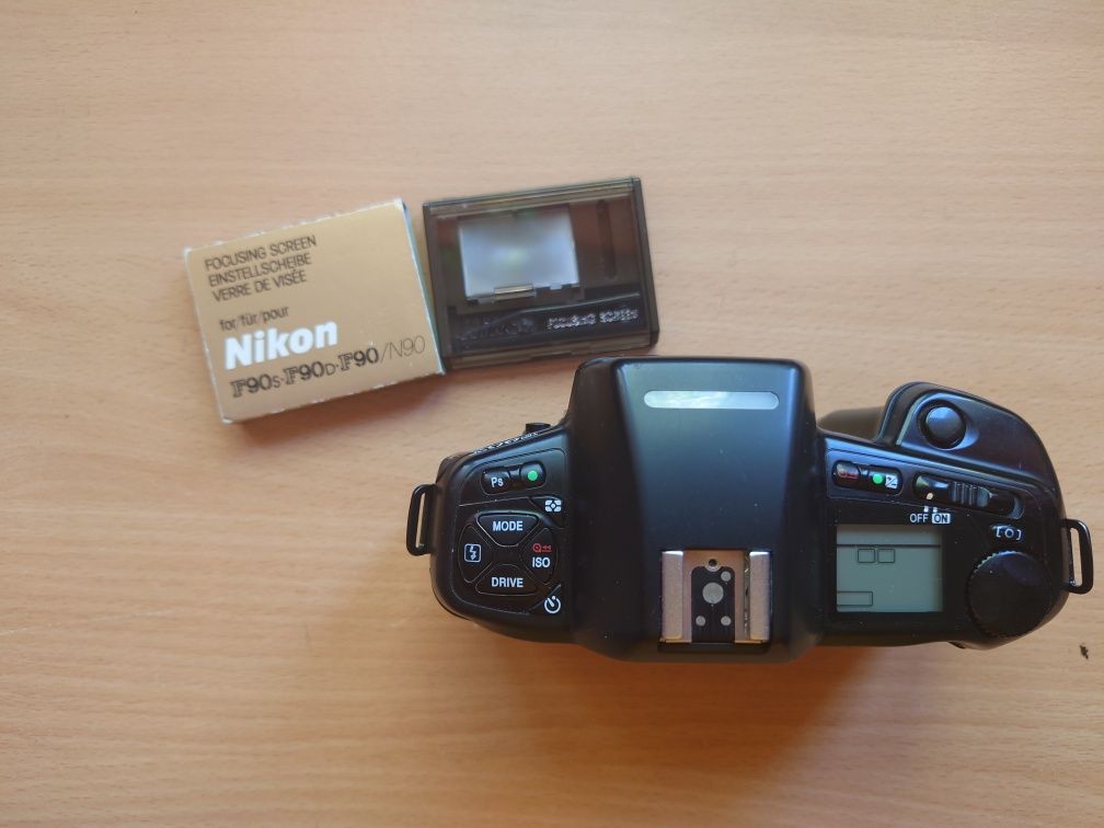 Nikon F90X + matówki