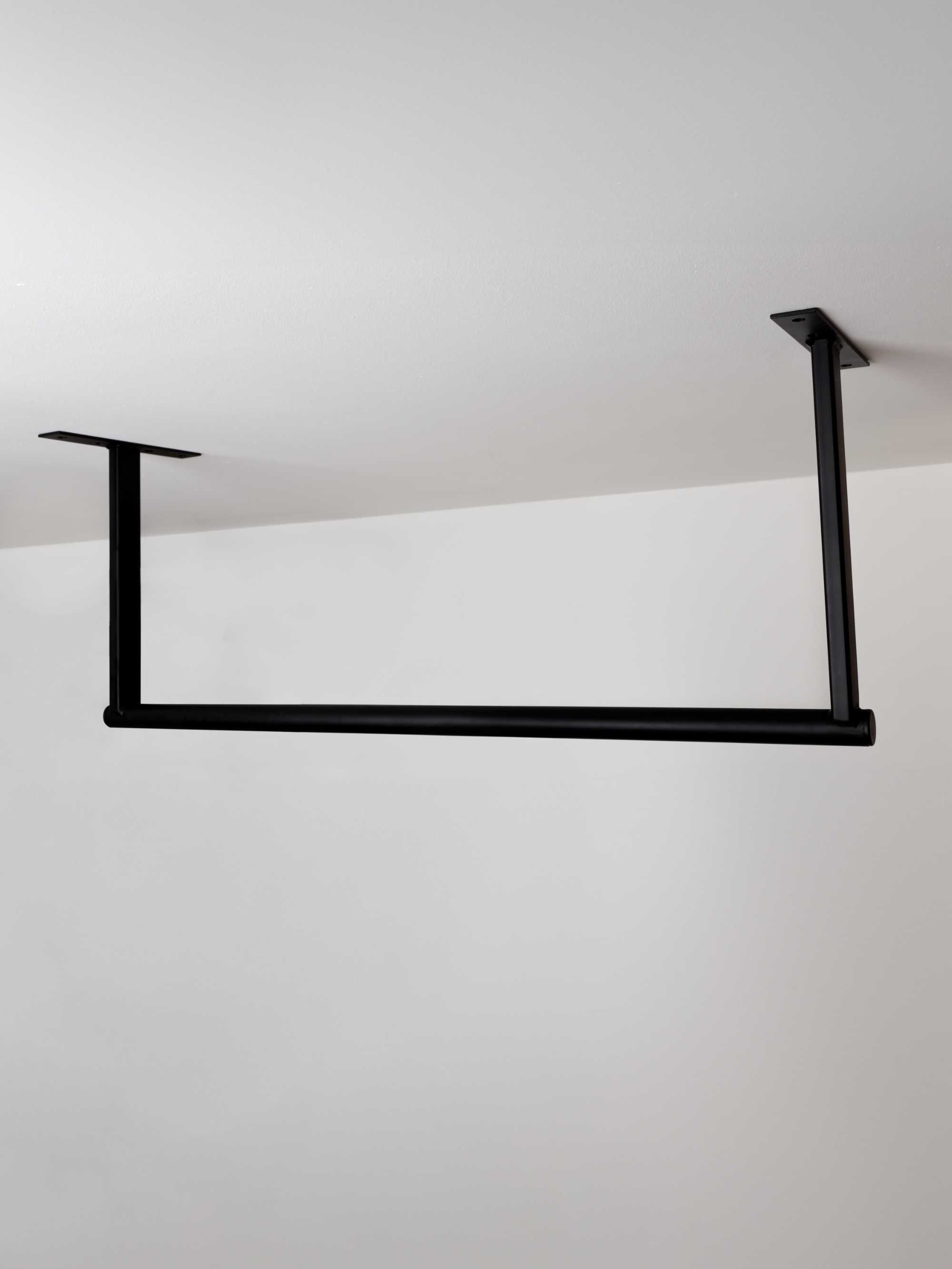 Drążek do podciągania, sufitowy, 98cm.