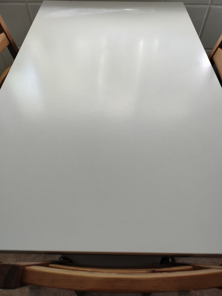 Mesa IKEA como nova