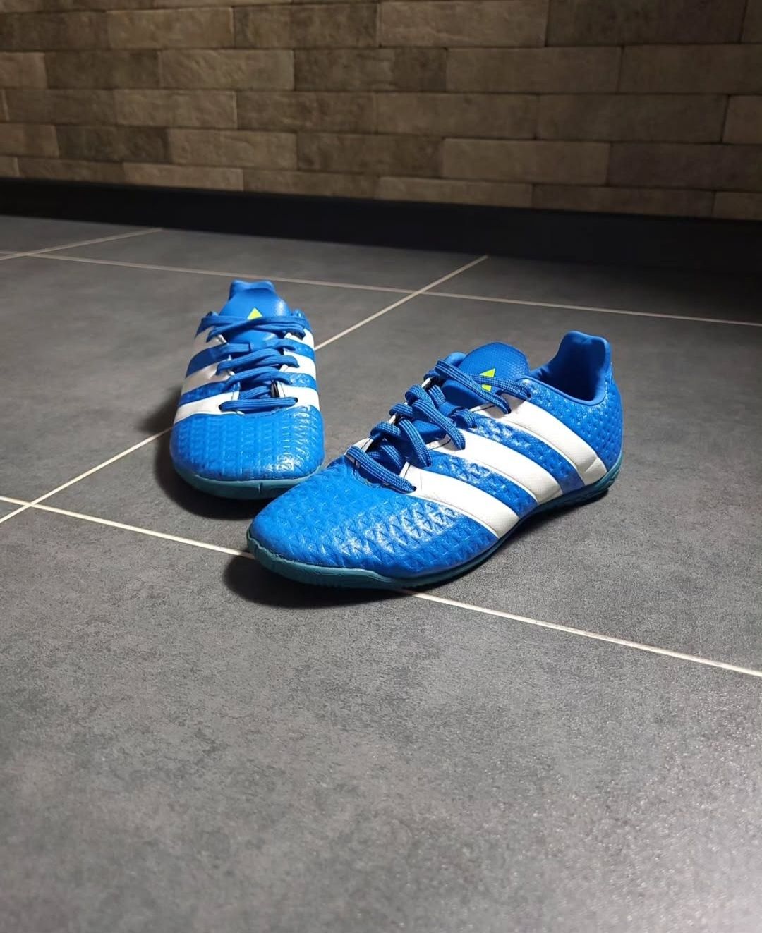 футзалки, бампи Adidas дитячі 34р.